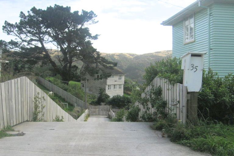 Photo of property in 35 Maher Place, Ranui, Porirua, 5024