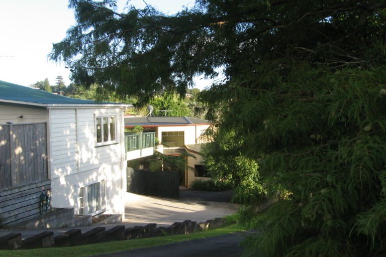 Photo of property in 14a Pupuke Road, Hillcrest, Auckland, 0627