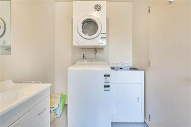 Photo of property in 8 Rex Street, Riccarton, Christchurch, 8041