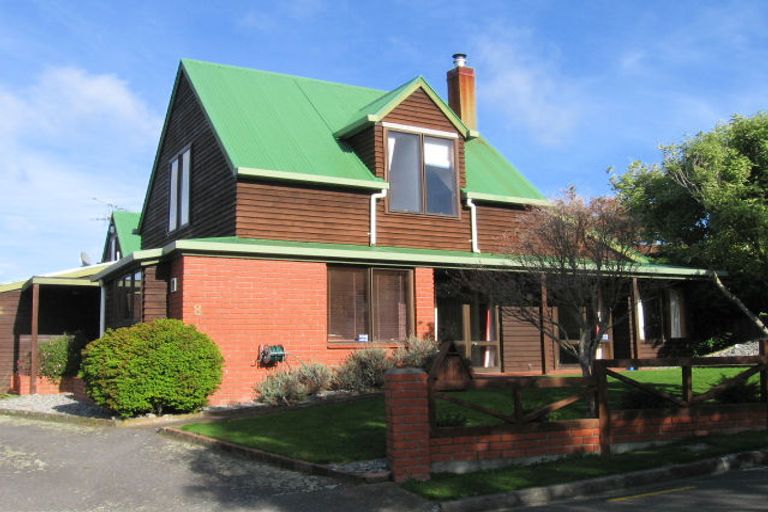 Photo of property in 8 Taieri Crescent, Kelson, Lower Hutt, 5010