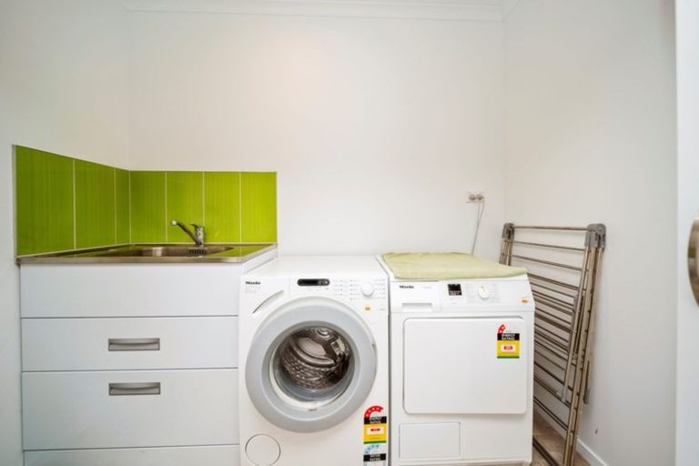 Photo of property in 264a Courtenay Street, Strandon, New Plymouth, 4312