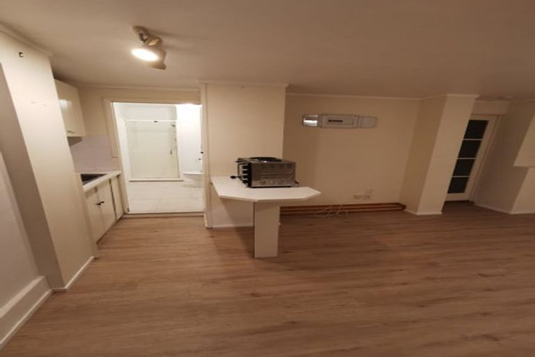 Photo of property in 35 Bayview Road, Browns Bay, Auckland, 0630