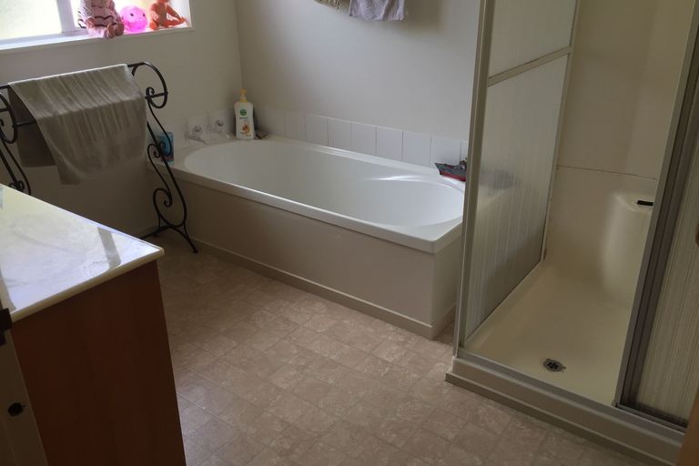 Photo of property in 51 Westpark Drive, West Harbour, Auckland, 0618