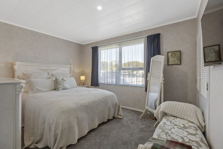 Photo of property in 2 Gardenia Avenue, Bell Block, New Plymouth, 4312