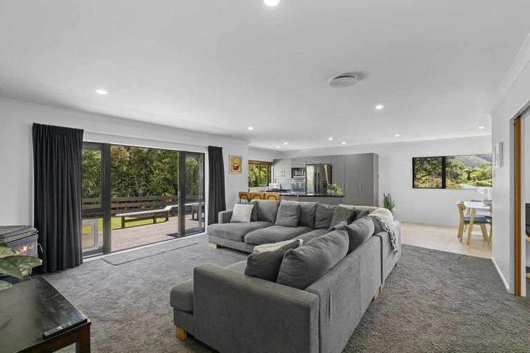 Photo of property in 6 Sylvan Way, Silverstream, Upper Hutt, 5019