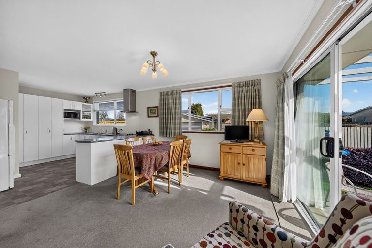Photo of property in 73 Crofton Road, Harewood, Christchurch, 8051