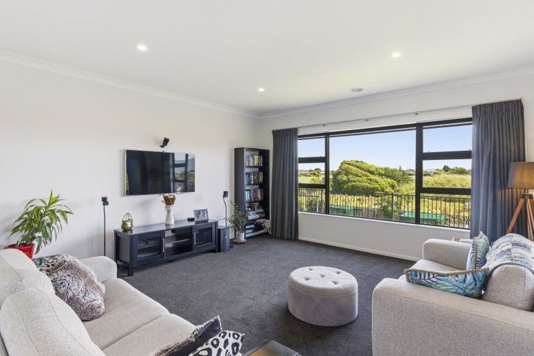Photo of property in 19 Taranui Way, Paraparaumu Beach, Paraparaumu, 5032