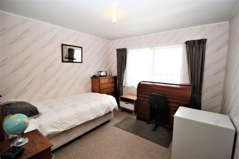 Photo of property in 11 Richardson Street, Woodville, 4920