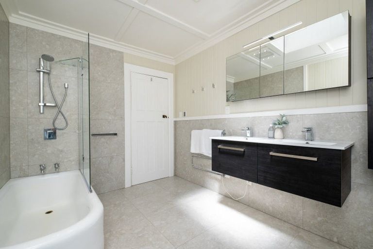 Photo of property in 44 Lighthouse Road, Bluff Hill, Napier, 4110