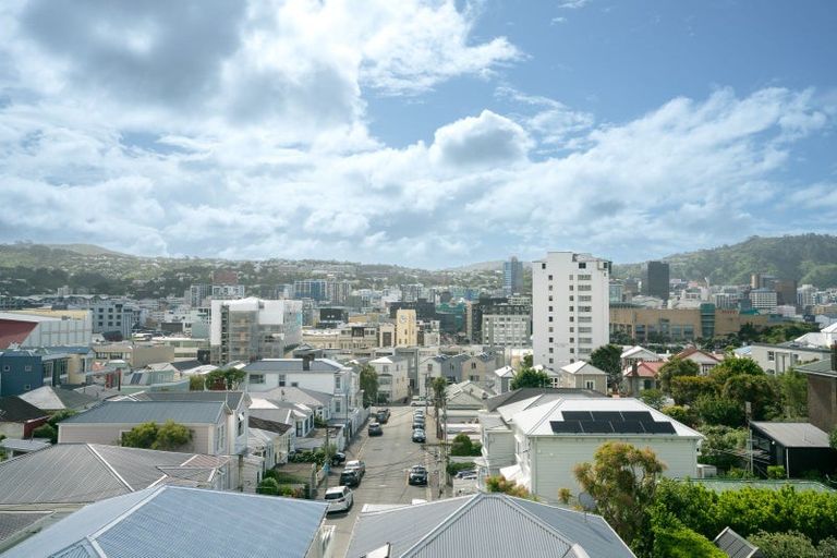 Photo of property in Hamilton Flats, 1/9 Hawker Street, Mount Victoria, Wellington, 6011