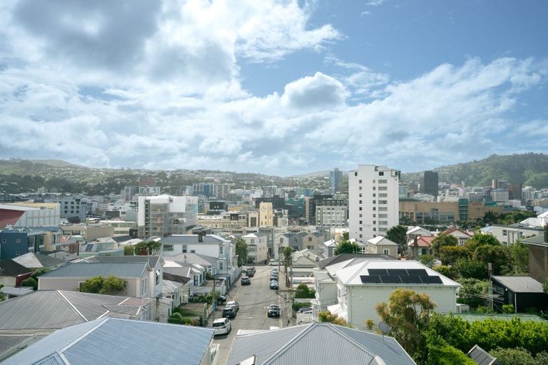 Photo of property in Hamilton Flats, 9a Hawker Street, Mount Victoria, Wellington, 6011