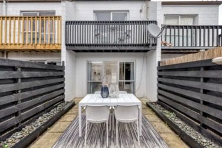 Photo of property in 7/20 Miro Street, Mount Maunganui, 3116