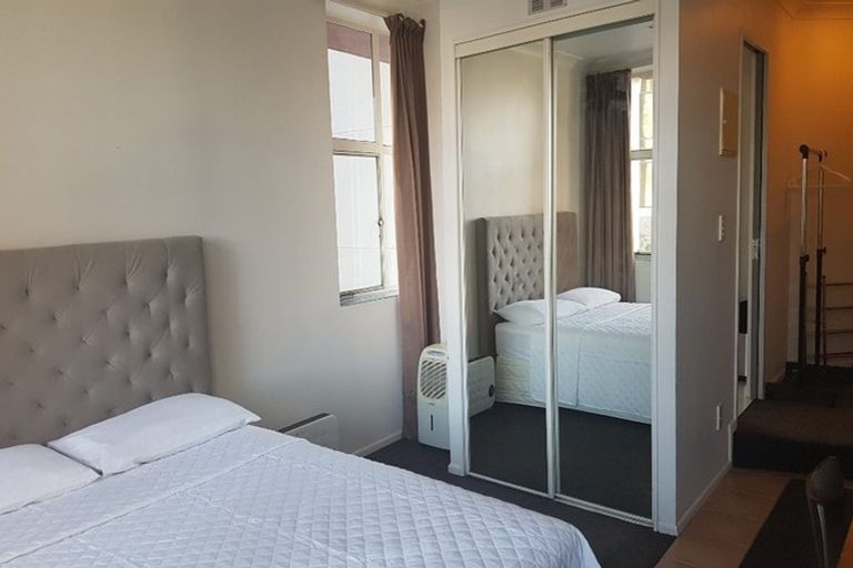 Photo of property in Terrace Garden Apartments, 2h/120 The Terrace, Wellington Central, Wellington, 6011