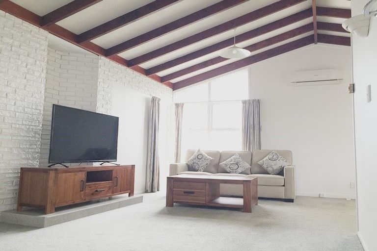 Photo of property in 31 Portadown Avenue, Pakuranga Heights, Auckland, 2010