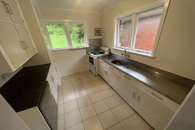 Photo of property in 61 Taylor Terrace, Tawa, Wellington, 5028
