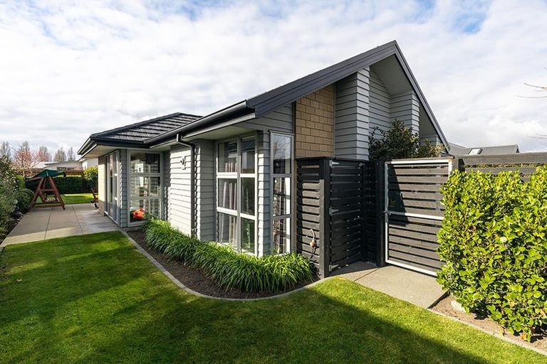 Photo of property in 20 Taiore Crescent, Marshland, Christchurch, 8083