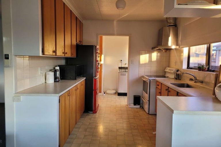 Photo of property in 1/94 Roberts Road, Te Atatu South, Auckland, 0610