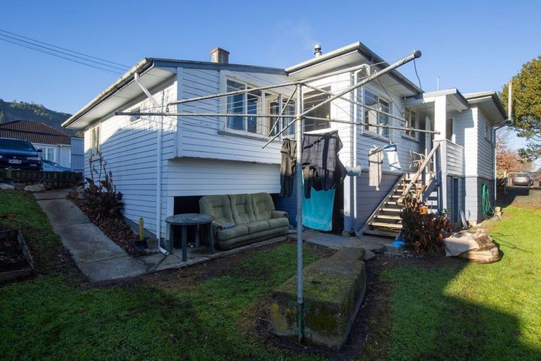 Photo of property in 38 Tipahi Street, Nelson South, Nelson, 7010