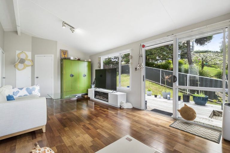 Photo of property in 16 Jayne Place, Torbay, Auckland, 0630