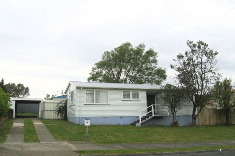 Photo of property in 38 Aniseed Grove, Timberlea, Upper Hutt, 5018