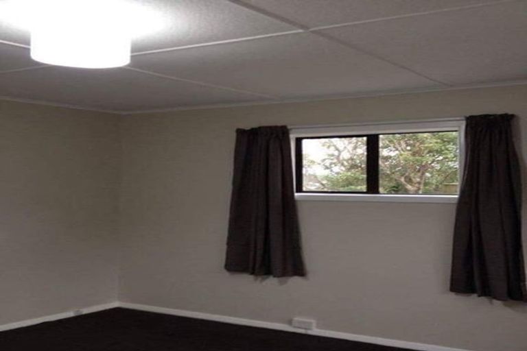 Photo of property in 86 Black Rock Road, Newlands, Wellington, 6037