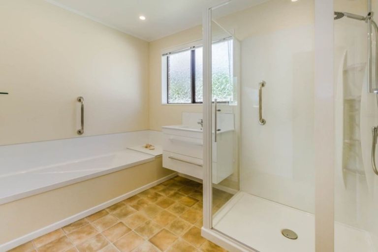Photo of property in 9 Awanui Drive, Waikanae, 5036