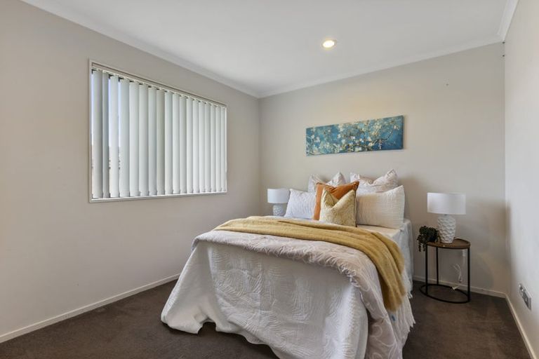 Photo of property in 12 Peerless Avenue, Takanini, 2112