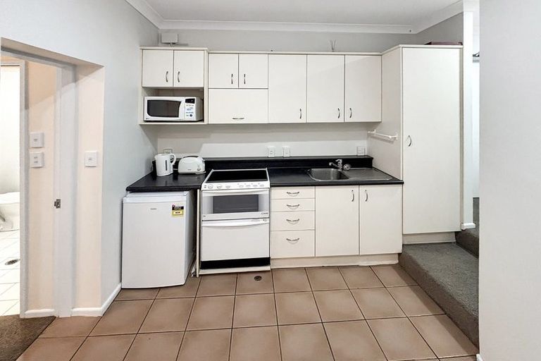 Photo of property in Terrace Garden Apartments, 3c/120 The Terrace, Wellington Central, Wellington, 6011