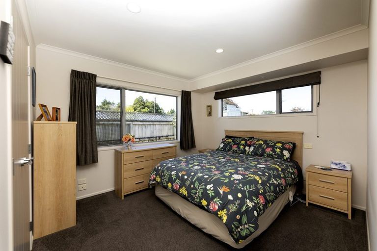 Photo of property in 2 Oakwood Drive, Highlands Park, New Plymouth, 4312
