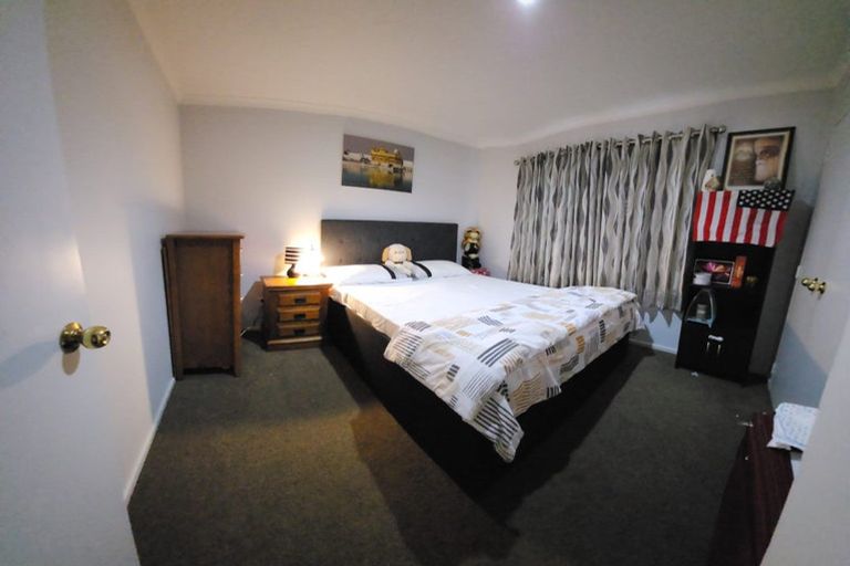 Photo of property in 2/34 Manuroa Road, Takanini, 2112