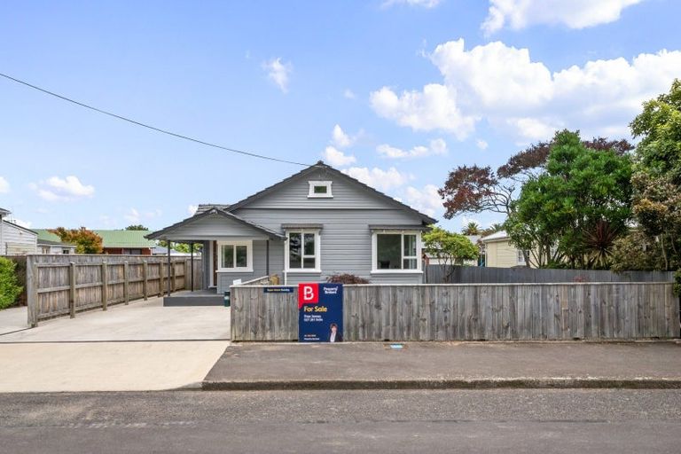 Photo of property in 21 Victoria Street, Levin, 5510