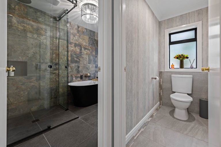 Photo of property in 34 Kinder Street, Acacia Bay, Taupo, 3330