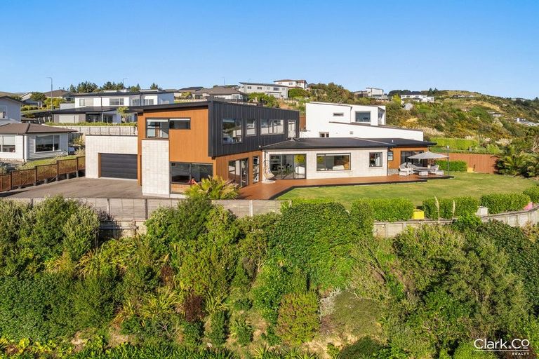 Photo of property in 131 Endeavour Drive, Whitby, Porirua, 5024