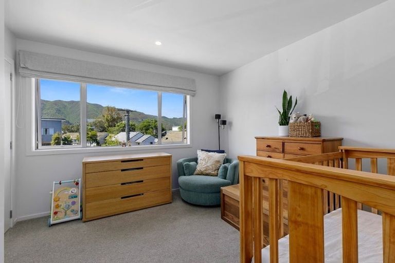 Photo of property in 12 Harena Way, Moera, Lower Hutt, 5010