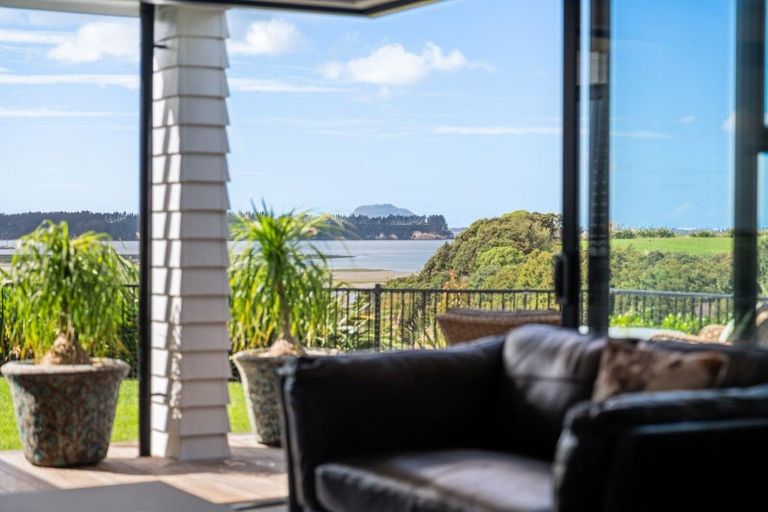 Photo of property in 30 Lakeside Terrace, Omokoroa, 3114