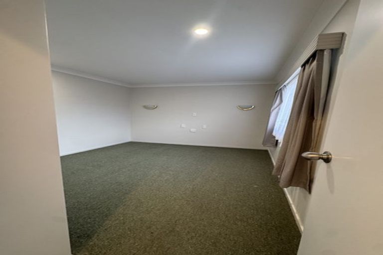 Photo of property in 11 Takanini Road, Takanini, 2112