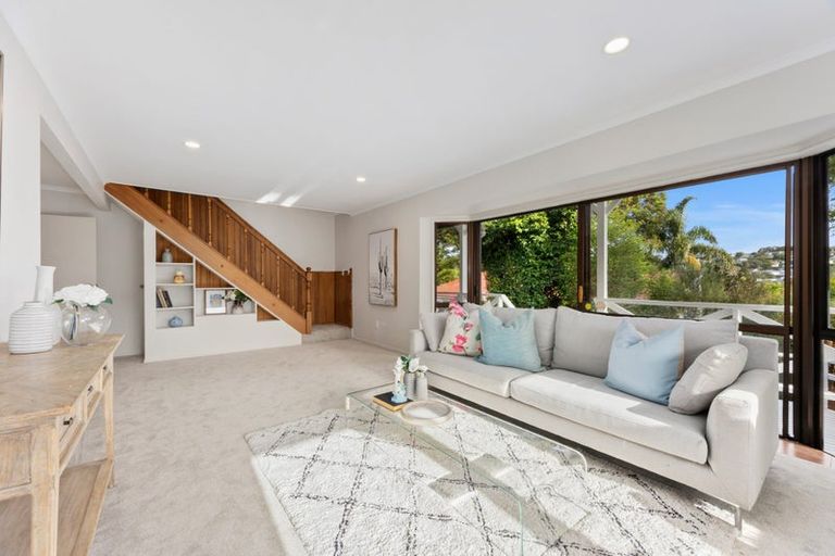 Photo of property in 1/12 Shanaway Rise, Hillcrest, Auckland, 0627