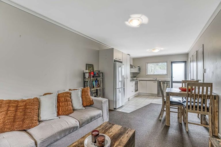 Photo of property in 24/94 Glengarry Road, Glen Eden, Auckland, 0602