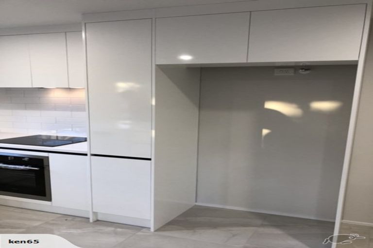 Photo of property in 30 Vireya Court, Goodwood Heights, Auckland, 2105