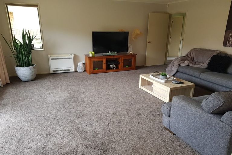 Photo of property in 65 Lowry Avenue, Redwood, Christchurch, 8051