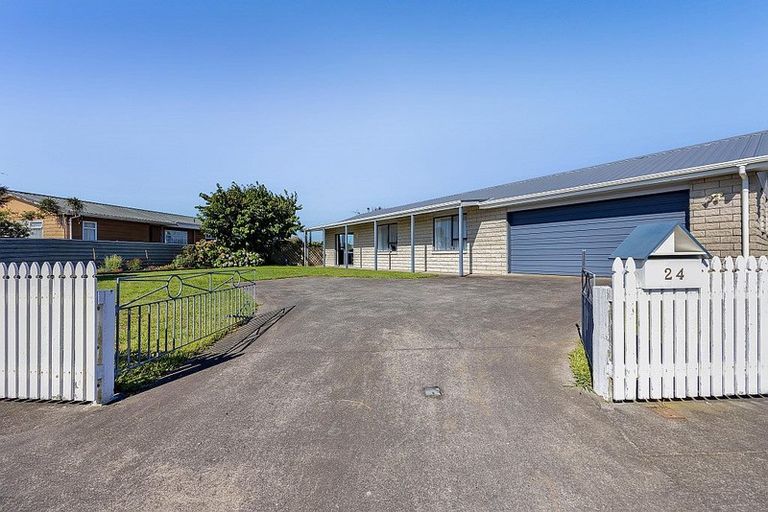 Photo of property in 24 Tawa Street, Hawera, 4610