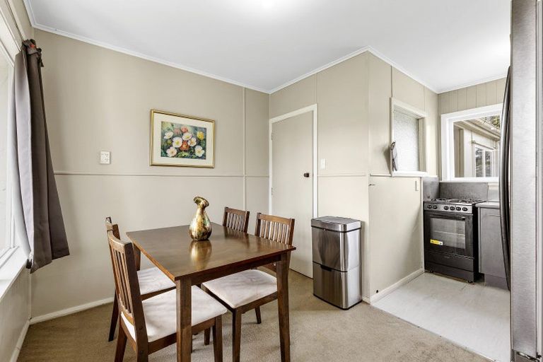 Photo of property in 4 Renfrew Place, Highbury, Palmerston North, 4412