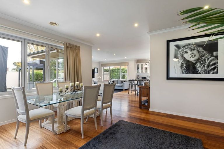 Photo of property in 37 La Lena Grove, Fitzherbert, Palmerston North, 4410