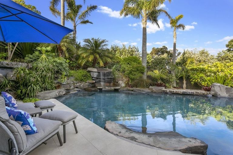 Photo of property in 6 Portal Place, Murrays Bay, Auckland, 0630