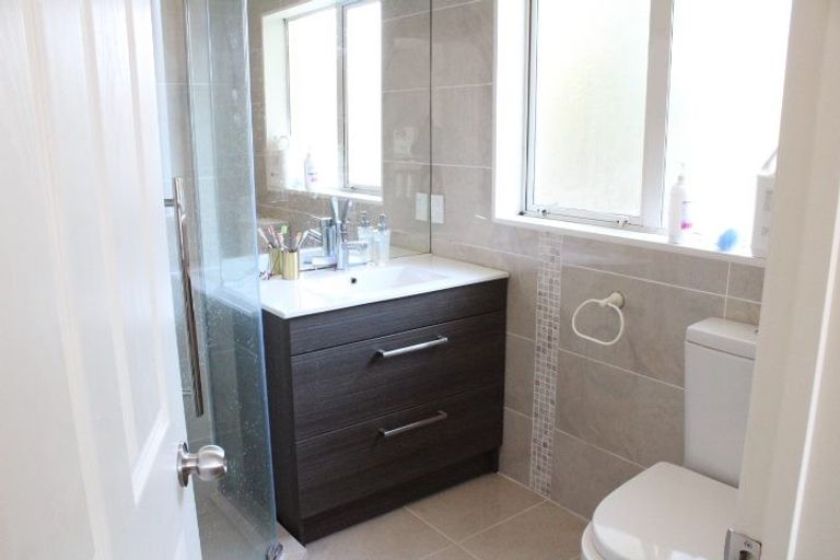 Photo of property in 27 Oakridge Way, Northpark, Auckland, 2013