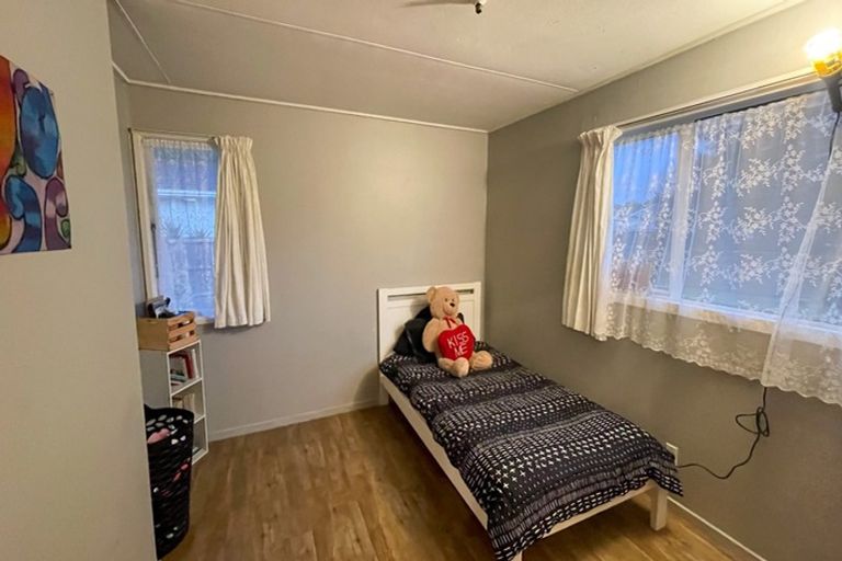 Photo of property in 21 Hamilton Drive, Waiuku, 2123