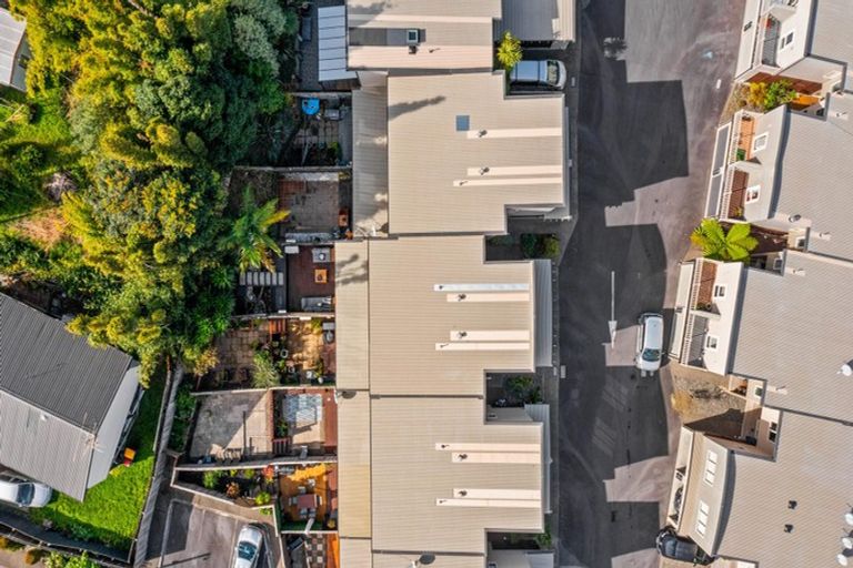 Photo of property in 1/206 Manuka Road, Bayview, Auckland, 0629