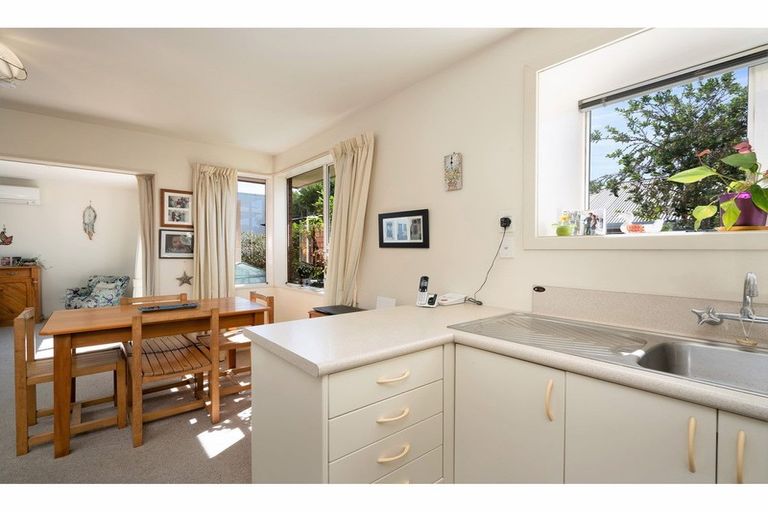 Photo of property in 2/126 Opawa Road, Opawa, Christchurch, 8023