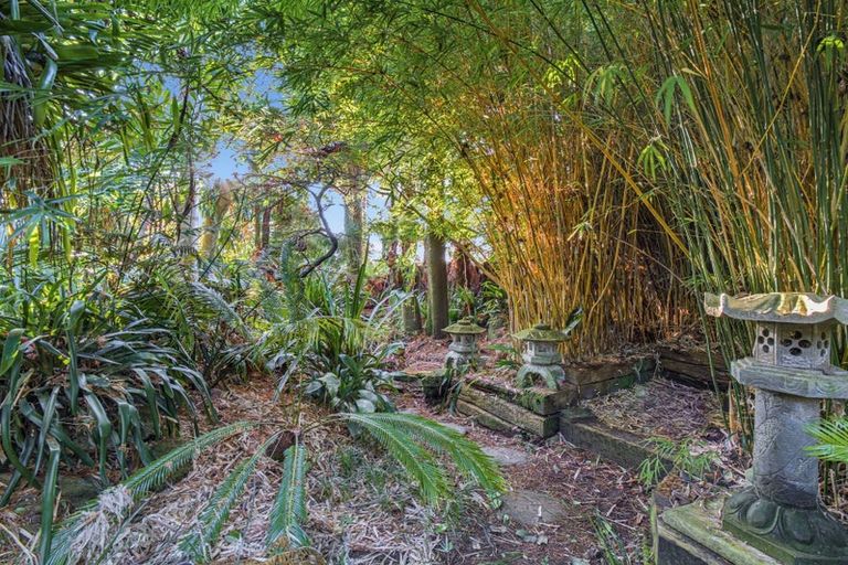 Photo of property in 17 Aquarius Drive, Kawaha Point, Rotorua, 3010