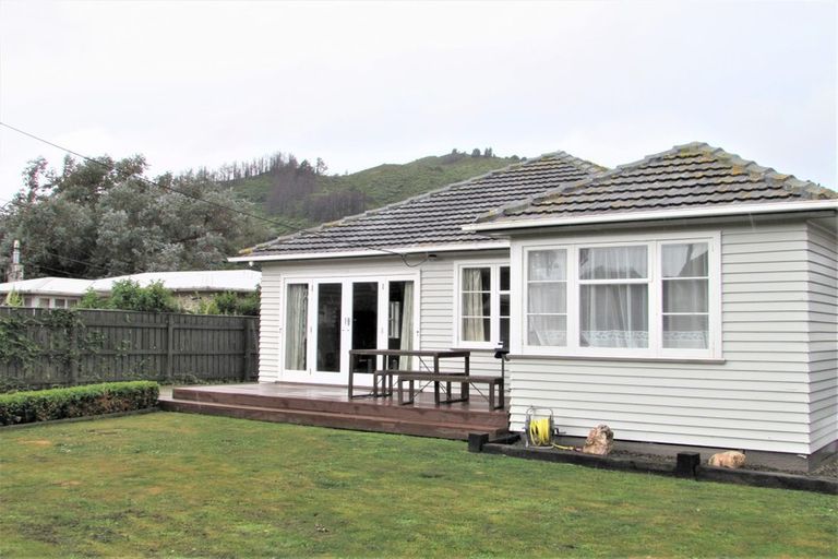 Photo of property in 80 Hyde Street, Wainuiomata, Lower Hutt, 5014